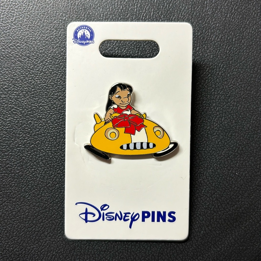 Collectable Disney Parks Lilo and Stitch Yellow Ship Present Pin